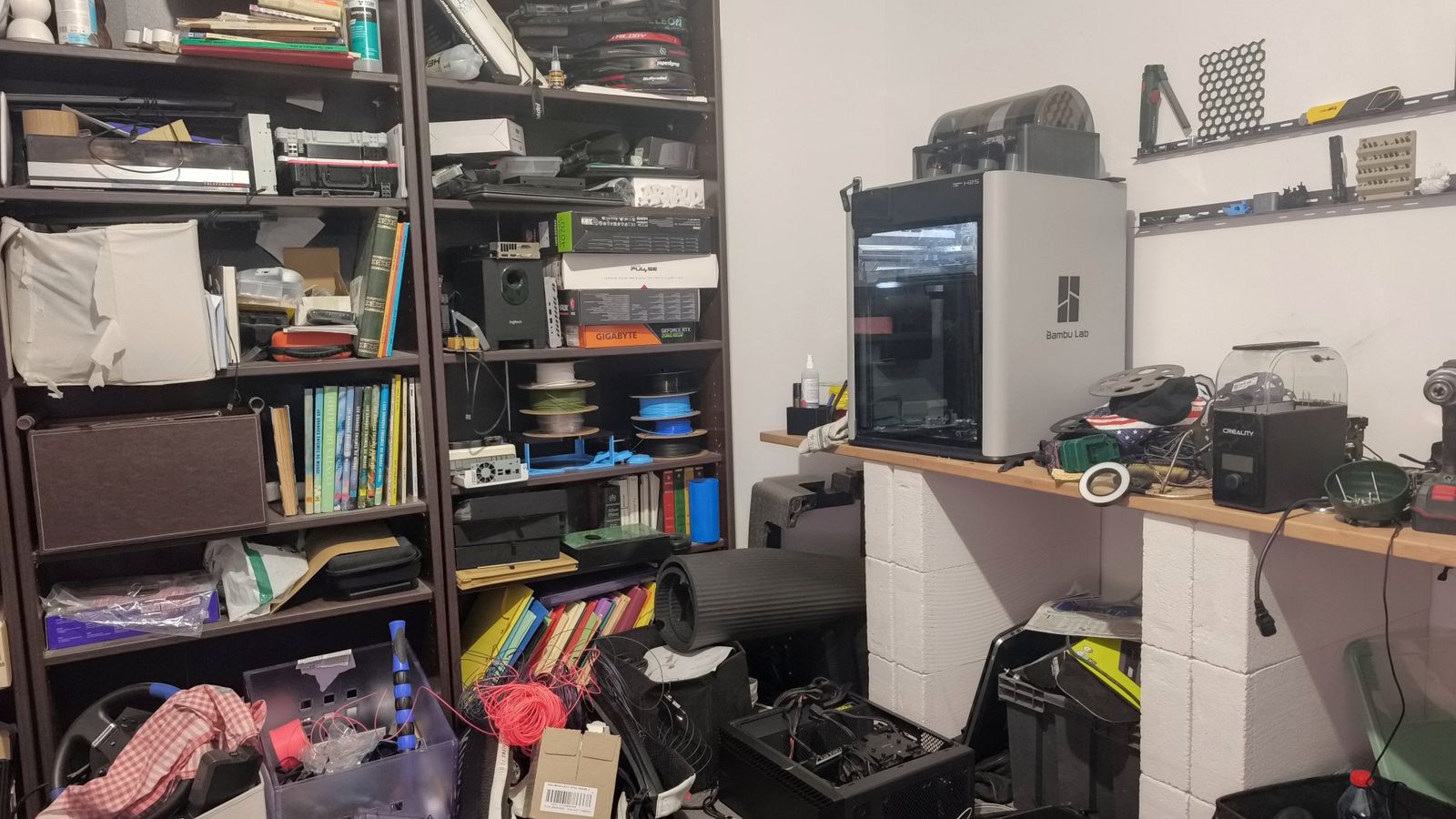 Atelier — avant