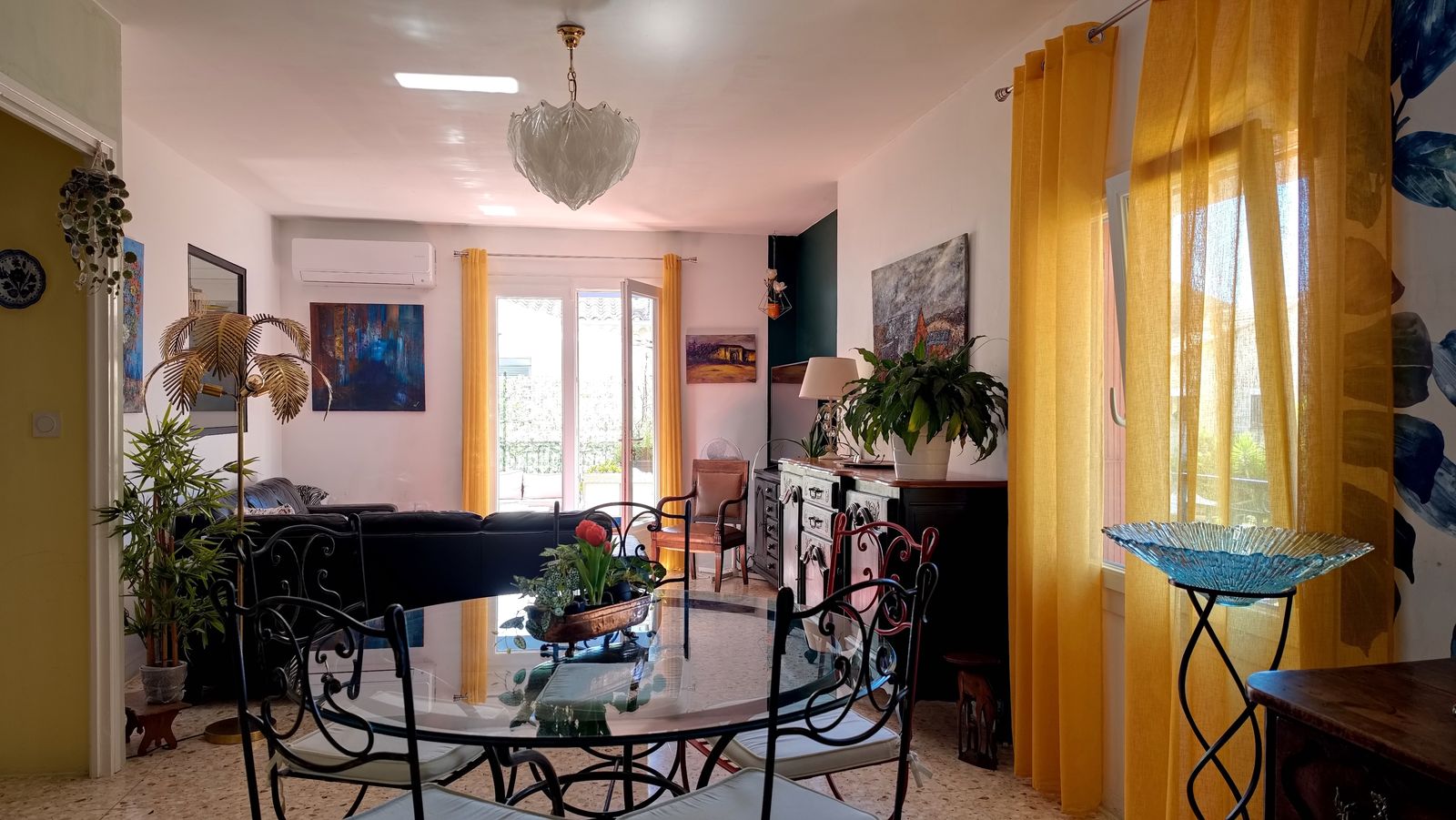 Salle à manger — avant